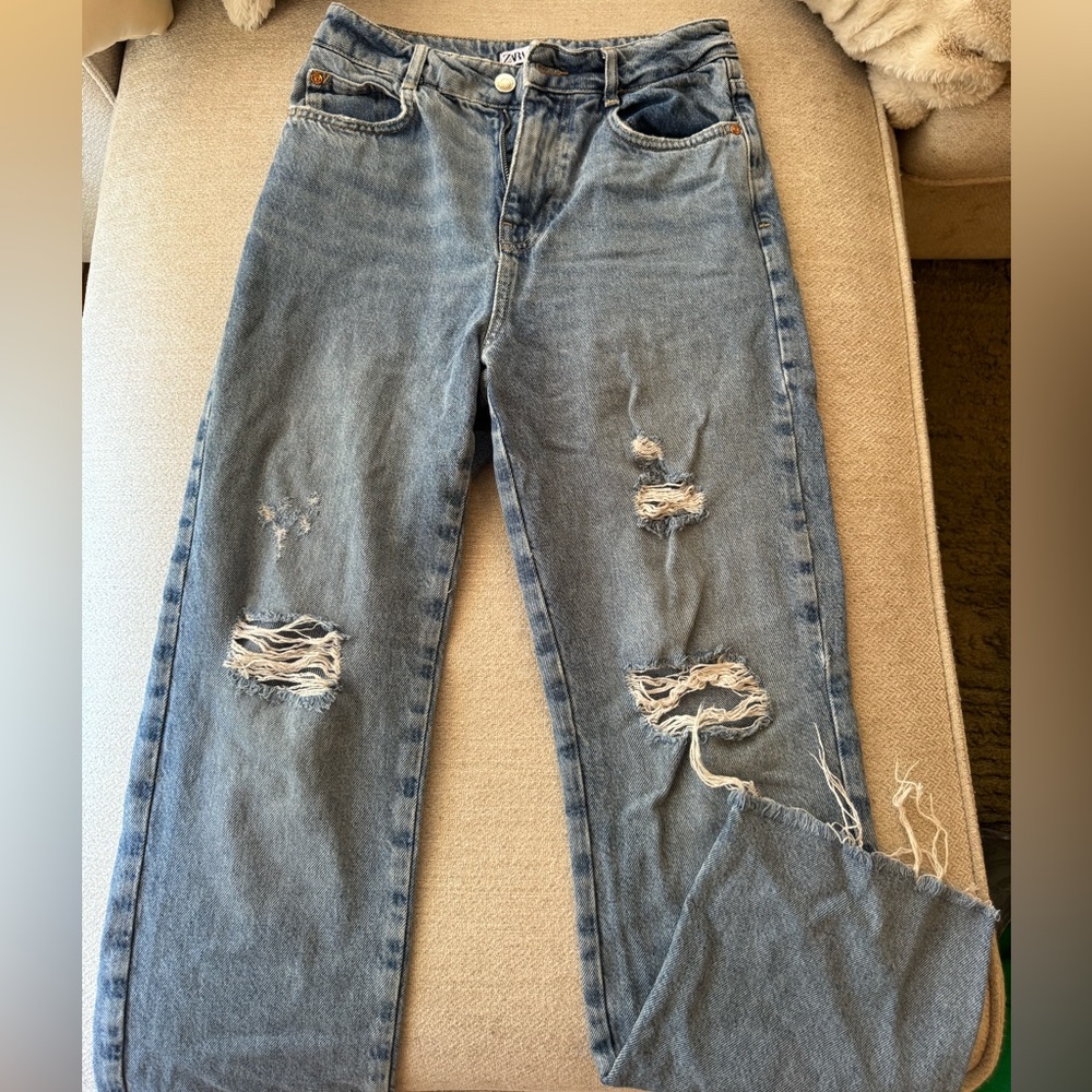 Zara Classic Distressed Women's Blue Jeans